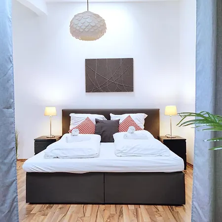 Grosses Modernes Loft Mit Tischkicker, Billiard Und Heimkino In Uni Und Klinik Naehe 马格德堡