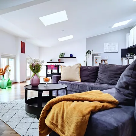 Grosses Modernes Loft Mit Tischkicker, Billiard Und Heimkino In Uni Und Klinik Naehe Magdeburgo